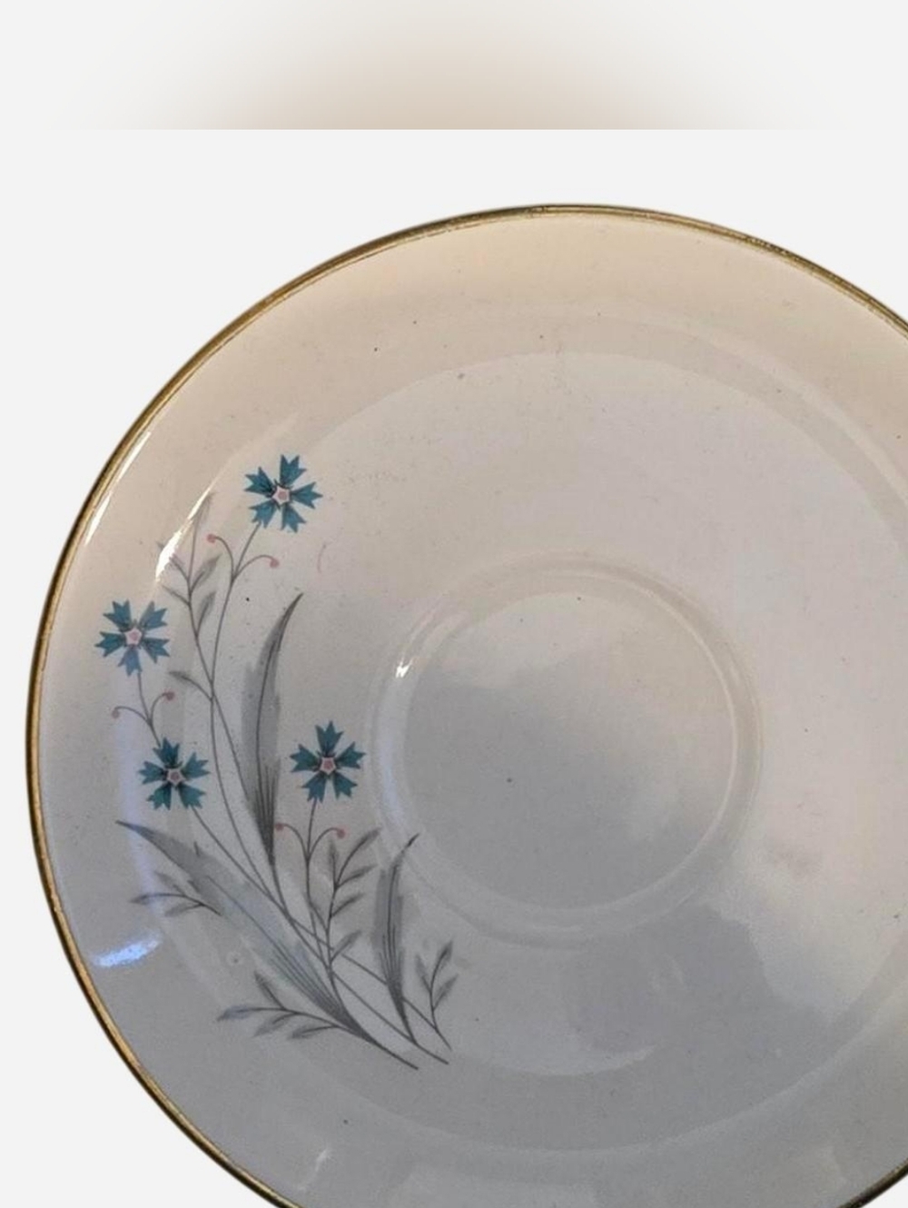 Classic Floral Gold-Rim Saucer in Blue and White